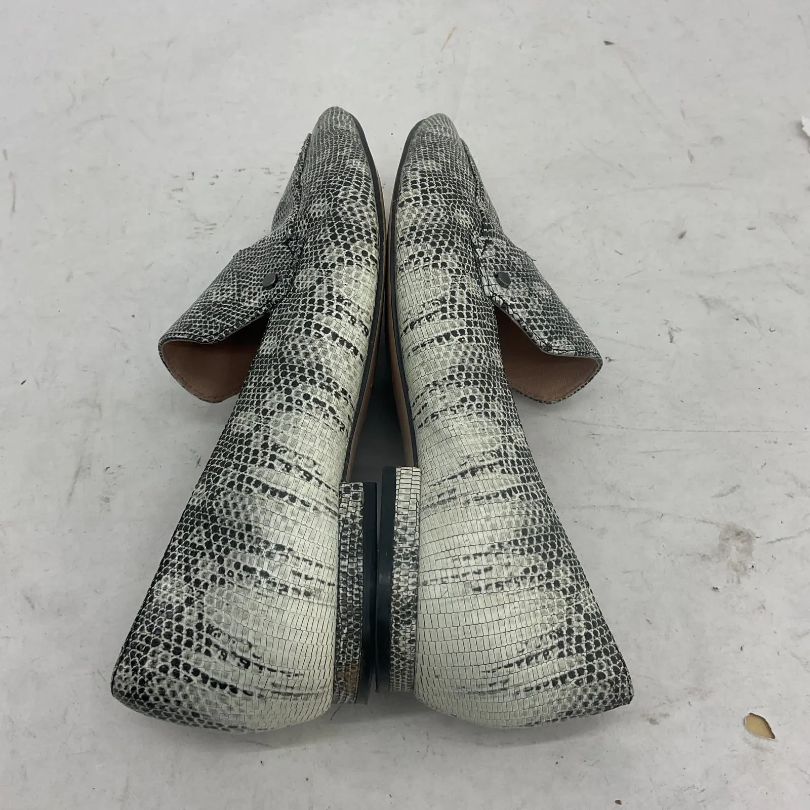 27 Gray Snake Print Leather Women's Loafer Flats - Size 6.5