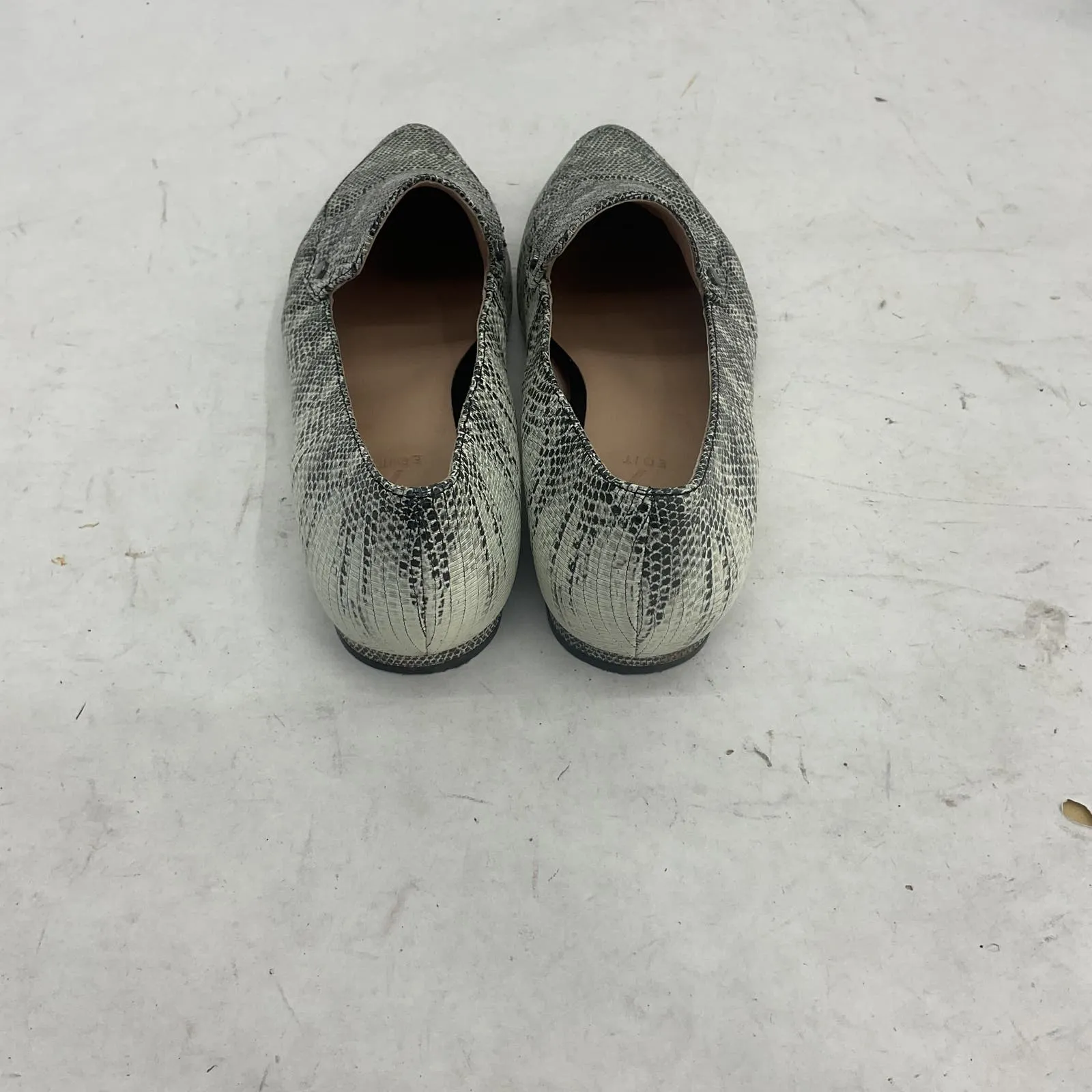 27 Gray Snake Print Leather Women's Loafer Flats - Size 6.5