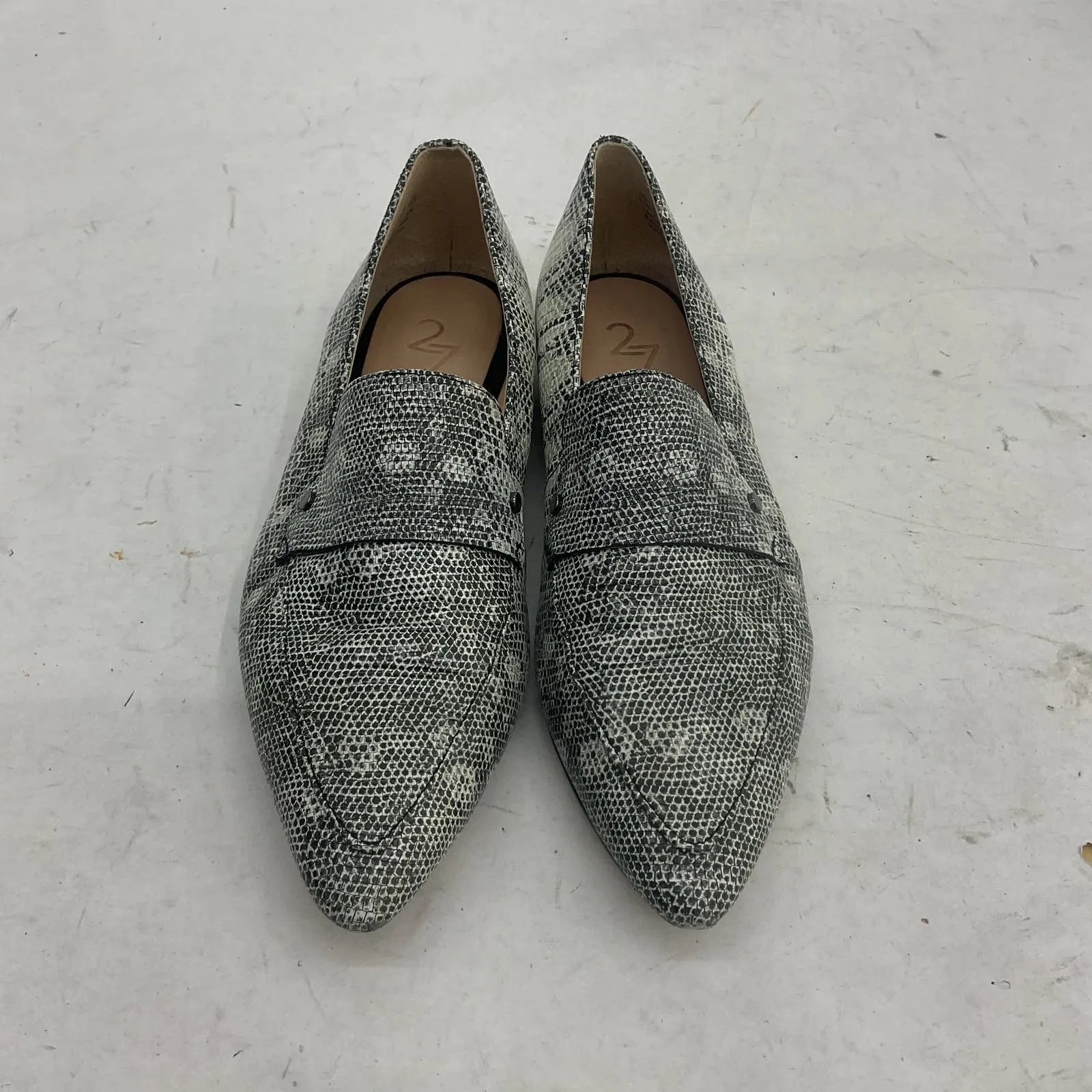 27 Gray Snake Print Leather Women's Loafer Flats - Size 6.5