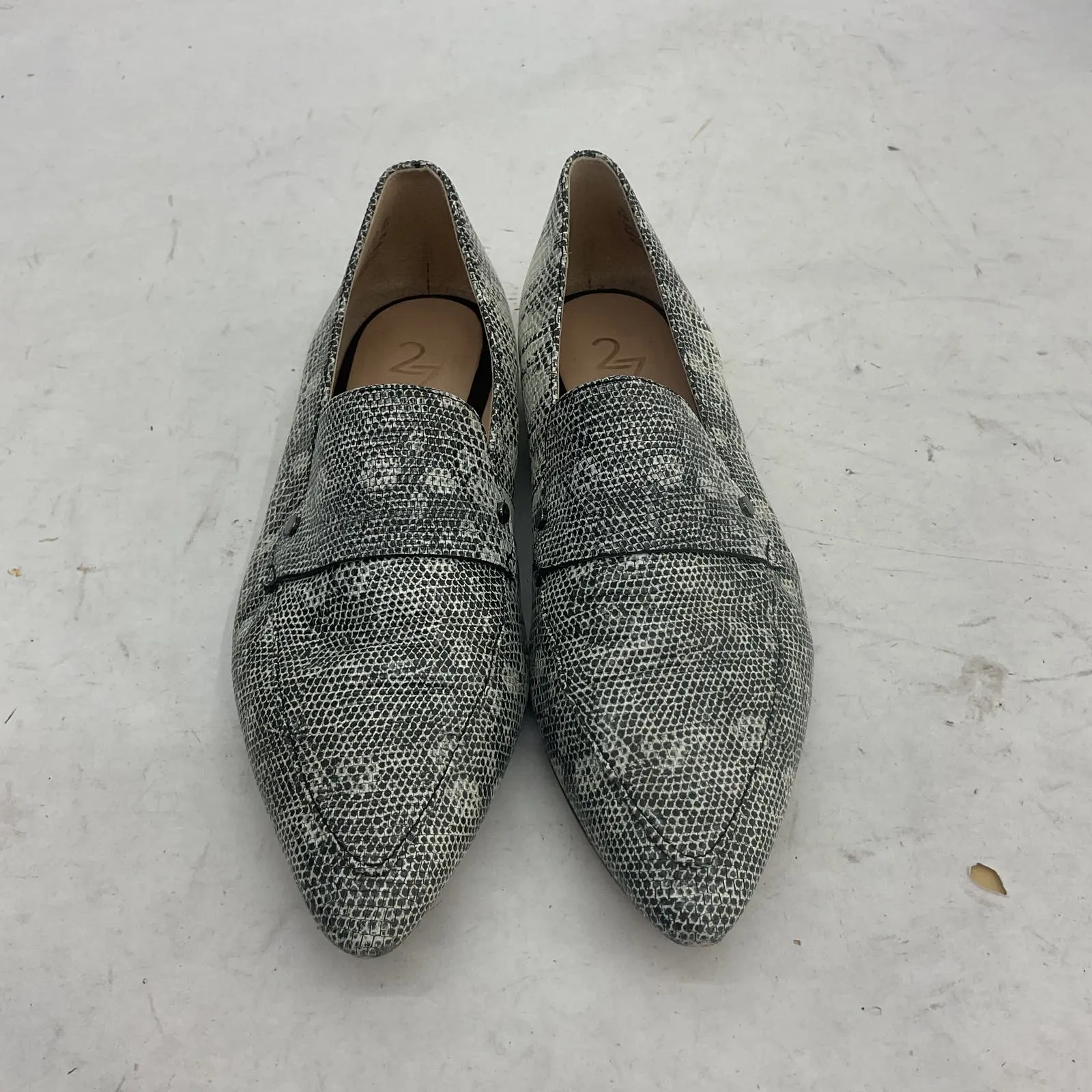 27 Gray Snake Print Leather Women's Loafer Flats - Size 6.5