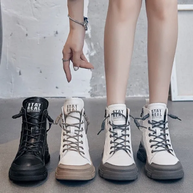 Boots for women in fashion made of real leather